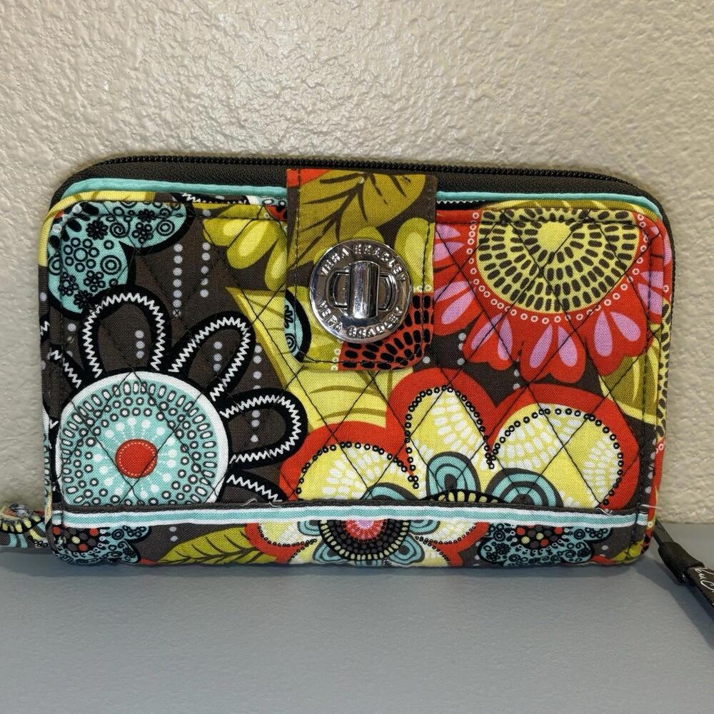 Vera Bradley Glenna Turn Lock Floral Clutch Wallet Bag Purse Paisley ID Cards